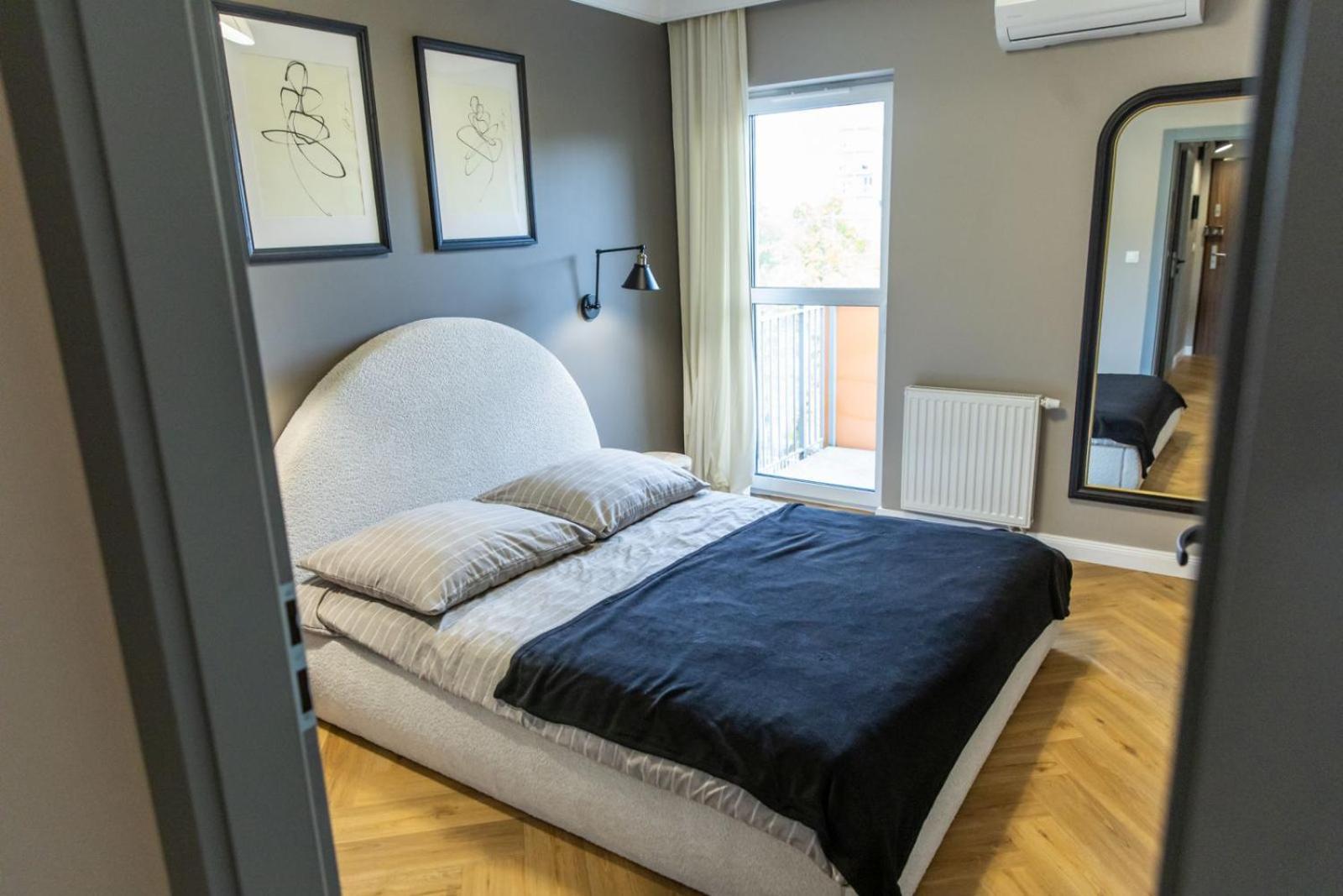 Solar Apartments I Stare Miasto 10Min I Priv Parking Free I Winda I Balkon Torun Luaran gambar