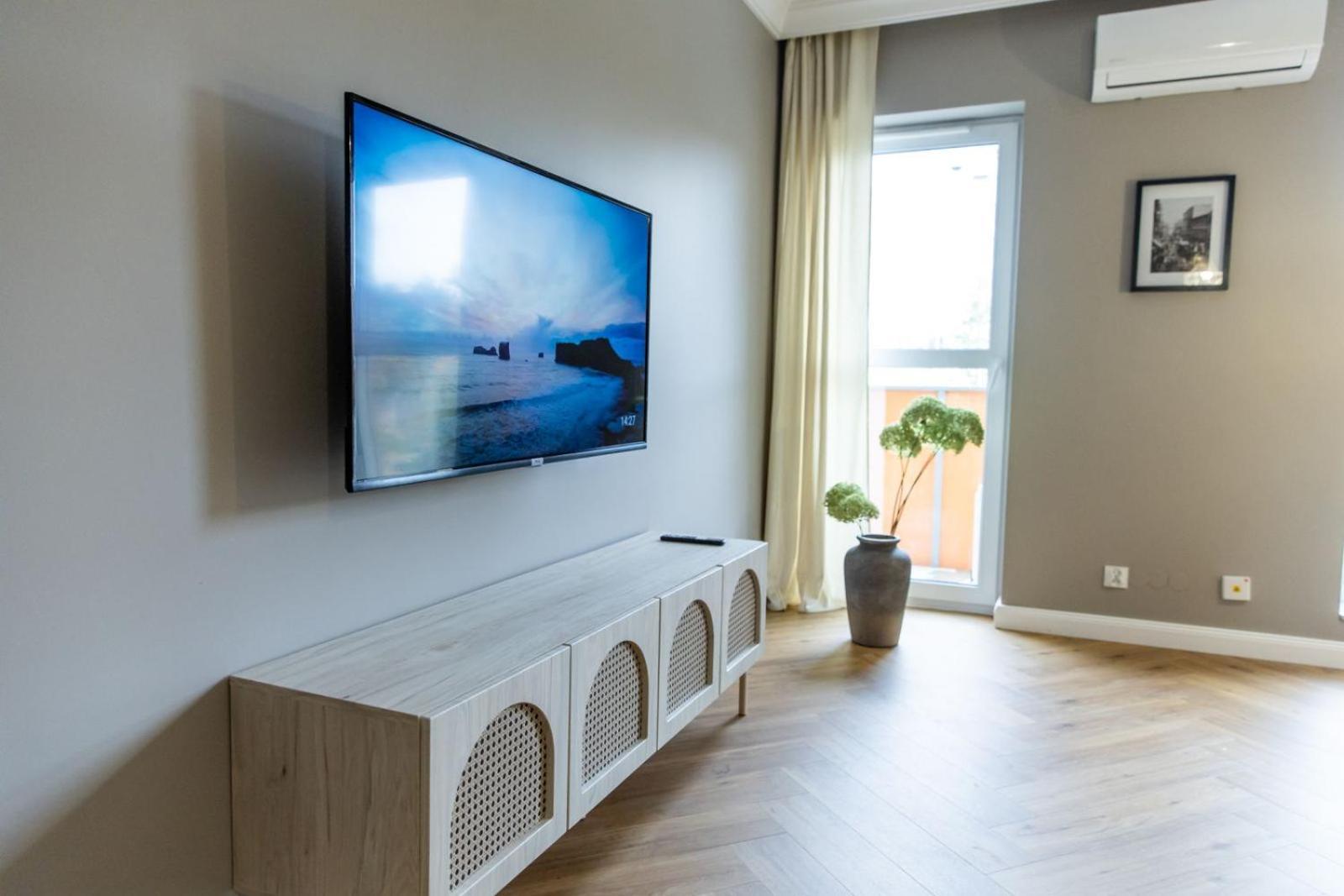 Solar Apartments I Stare Miasto 10Min I Priv Parking Free I Winda I Balkon Torun Luaran gambar