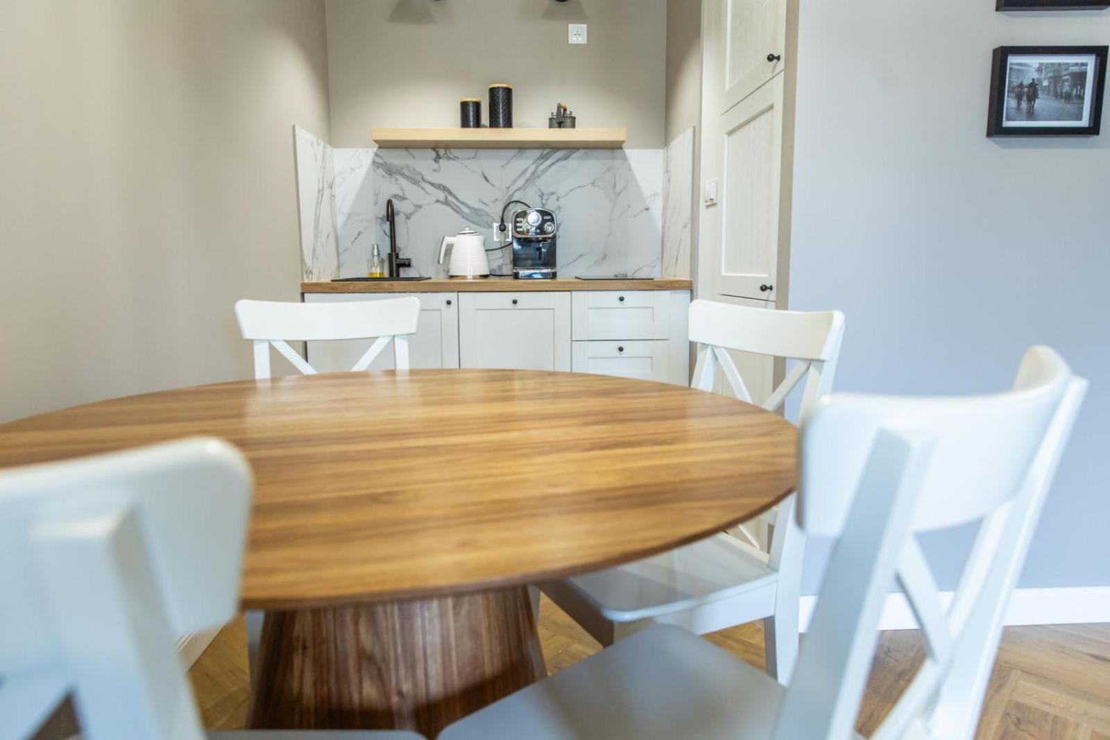 Solar Apartments I Stare Miasto 10Min I Priv Parking Free I Winda I Balkon Torun Luaran gambar